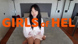 Piger fra Hel – Legetid for de små: tilsluttet, bundet og smæk